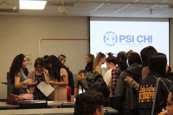 Psi Chi International Psychology Honor Society at UCLA Logo